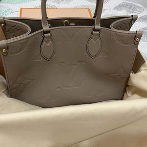 Authentic Louis Vuitton Tote Handbag & Wallet